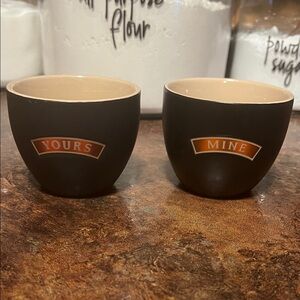 Baileys Black and Tan Ceramic Mug Set